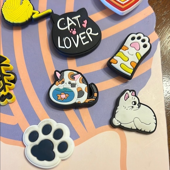 Cat Charms Set with Cute Designs for your Crocs!! 🐈🐈‍⬛ - Picture 4 of 6